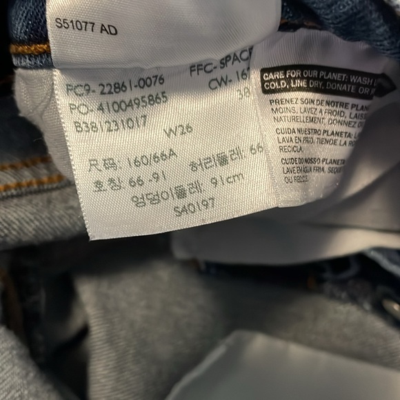 Levi's Women's Wedgie Icon Fit Jeans - Picture 10 of 11